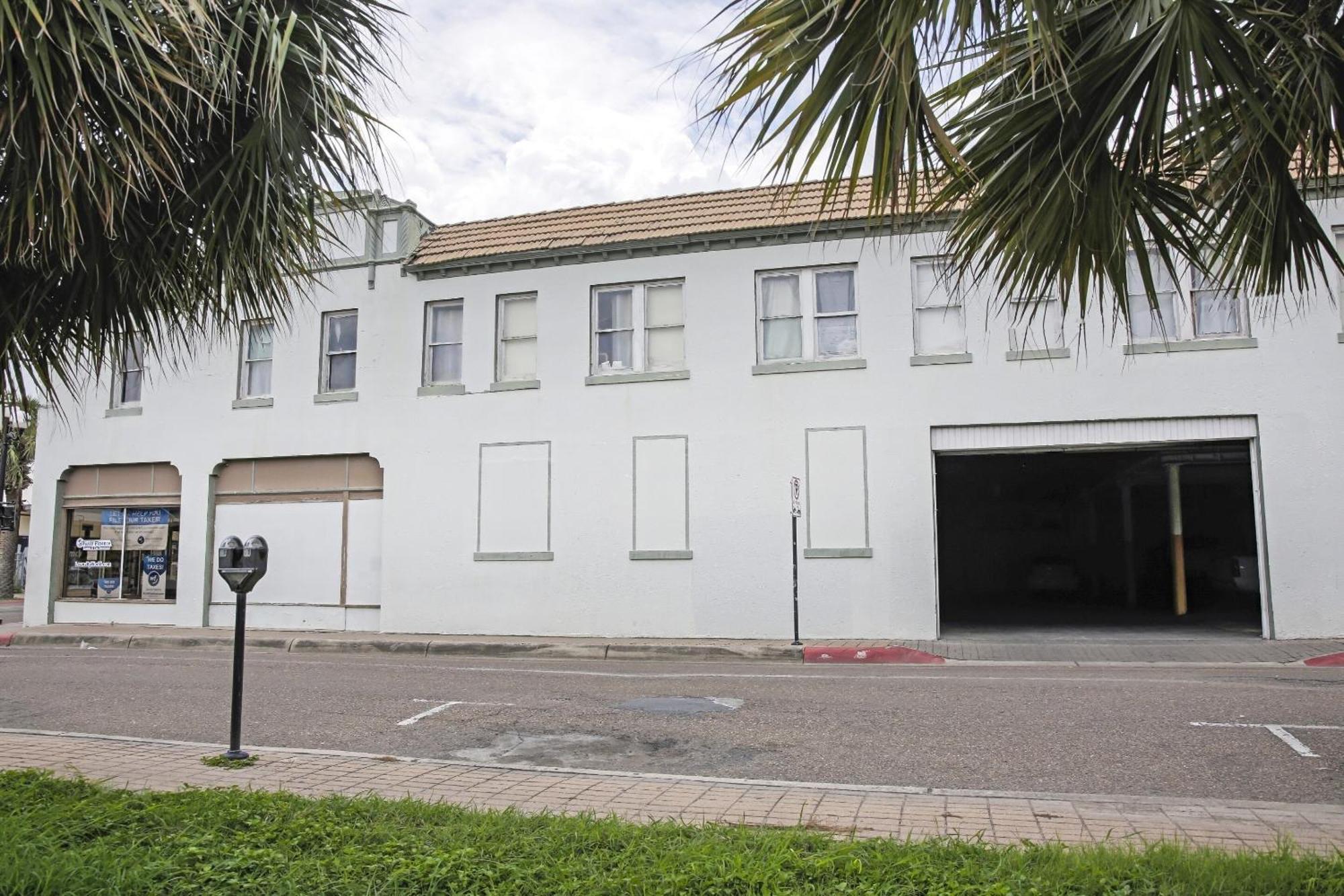Oyo Historic Cameron Hotel Brownsville I-69E Exterior foto
